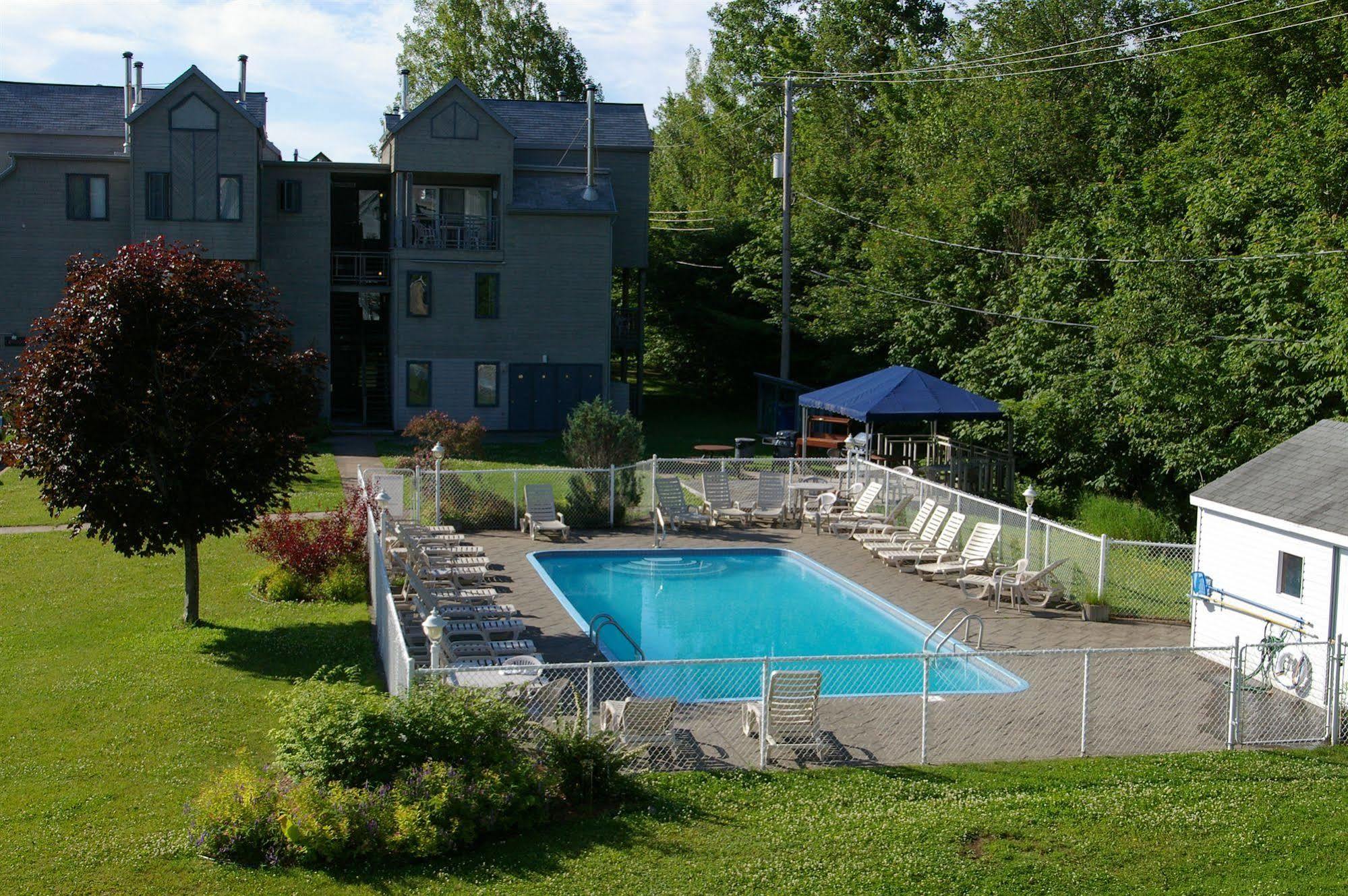 Holiday Villa Resorts At Mont Ste Anne Beaupré Εξωτερικό φωτογραφία